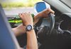 Med policijskim postopkom mrtvo pijan zaspal za volanom