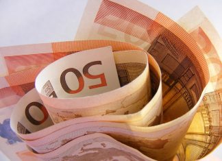 Novo mesto: Občinske štipendije ter enkratna denarna pomoč za perspektivne dijake in študente