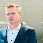 Upokojenec Slavko Bobovnik se je lotil Petra Jančiča in se opekel
