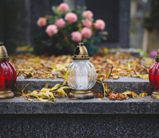 1. november – Dan spomina na mrtve