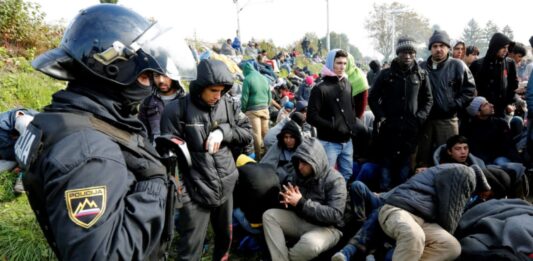 Nespregledano: “Nobenega premeščanja migrantov ne bomo dovolili, niti plačevali ne bomo zanje”