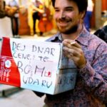 Nika Kovač naj bi Smodejeve žrtve prepričevala, naj javno ne objavijo njegovega imena