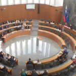 Blokirali lastne predloge, zdaj že kričijo in širijo laži