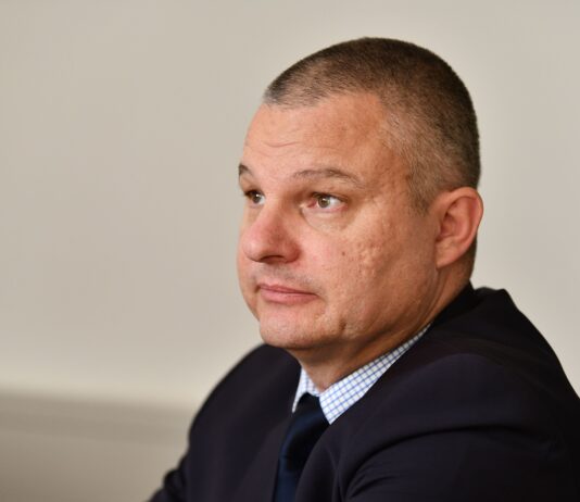 Policija očitno domnevno soočenje odvetnika z očitki o pedofiliji izkoristila za pregon Repića