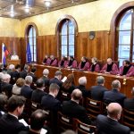 Ustavno sodišče že kar pet let odloča o zahtevi SDS za odškodnino