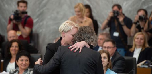 Parlament: Dogajale so se nenavadne boksarske predstave, padal je kozmični dež, zabeleženi so bili zanimivi nočni obiski