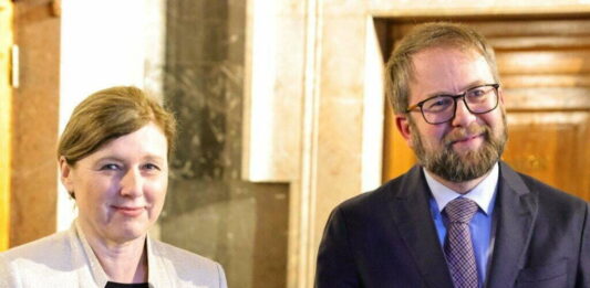 Z izločitvijo Accetta v zadevi RTV na ustavnem sodišču nastal pat položaj