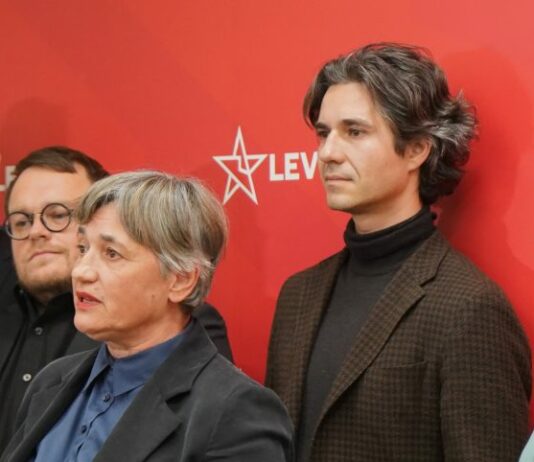 Sprevrženo: Poslanka Levice trdi, da je Aleš Šutar nerodno padel