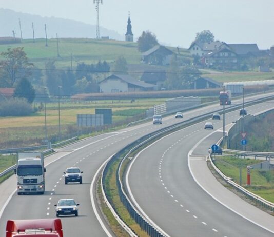 Vlada dodatno obdavčuje vozila, težja od 3,5 tone