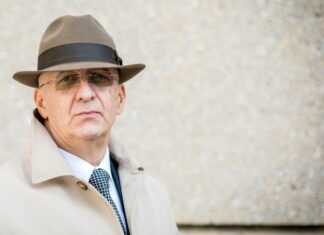 Boj za oslovsko senco v policiji: nekdanji prvi policist dr. Anton Olaj na zatožni klopi