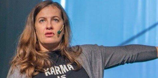 Oštro: Več sto tisoč evrov davkoplačevalskega denarja za “neodvisno” fact-checking in omejevanje dosega na Facebooku?