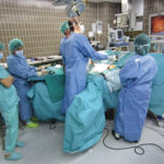 Čakate na operacijo kolka ali kolena? Čakali boste še dlje