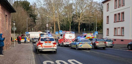 Nemška policija preprečila napad z avtomobilom na obiskovalce božičnega sejma