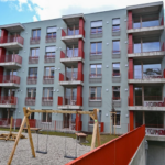 Namesto obljubljenih 30.000 le 1918 stanovanj