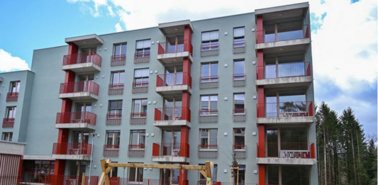 Namesto obljubljenih 30.000 le 1918 stanovanj