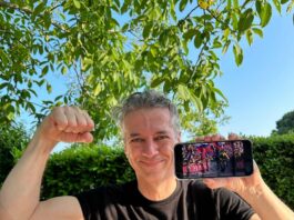 Je Golob medijem pokazal ponarejen račun?