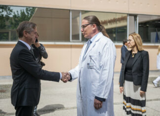 18 od 26 bolnišnic v izgubi, obljuba o razrešitvi direktorjev neizpolnjena