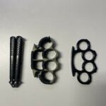 Novo mesto: Preiskava o streljanju še poteka, pri varnostnih pregledih zasegli hladno orožje