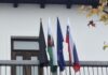 Črnomelj: Črna zastava v znak podpore in solidarnosti