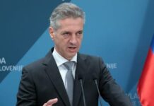 Izjava dneva: “Psi lajajo, karavana gre dalje”