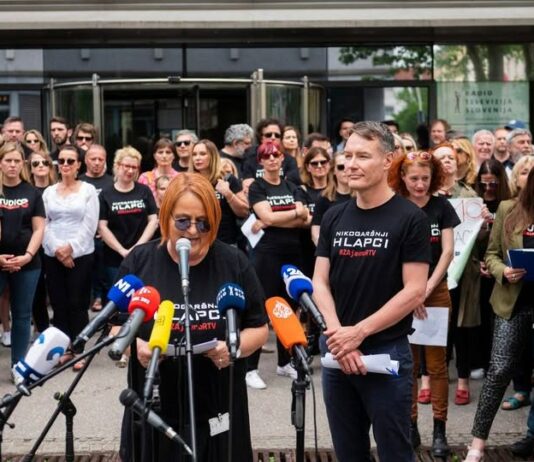 Društvo novinarjev Slovenije novinarje oddaje Tarča pustilo na cedilu