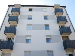 Stanovalka prosila, da se “posteljne aktivnosti” izvajajo “po hišnem redu”