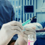 Pacienta bo mogoče evtanazirati tudi z »blazino čez obraz«