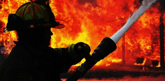 Groblje pri Prekopi: Zgorel kozolec in več kmetijskih strojev