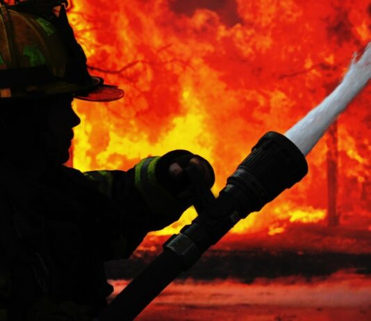 Groblje pri Prekopi: Zgorel kozolec in več kmetijskih strojev