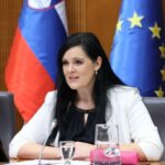 Poslanka Svobode se strinja, da se v slovenskih šolah govori albansko