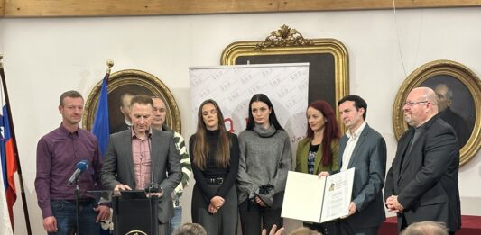 Združenje novinarjev podelilo že 15. častna priznanja Boruta Meška