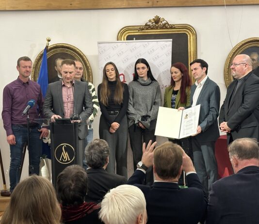 Združenje novinarjev podelilo že 15. častna priznanja Boruta Meška