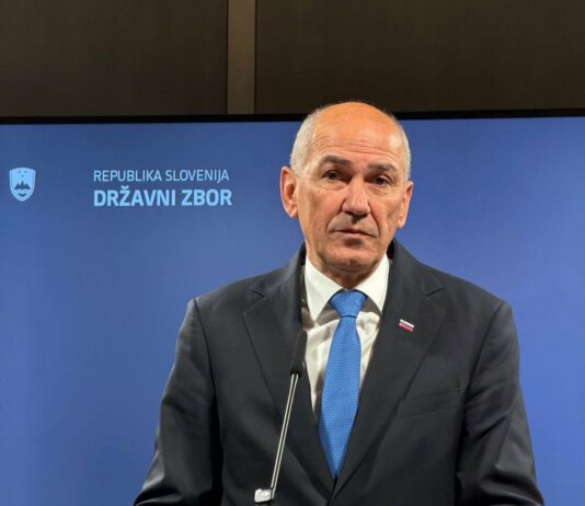 Janez Janša: Slovenijo vodi organizirana kriminalna združba