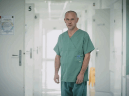 Po zdravnikih in medicinskih sestrah se je zdaj oglasila še mlada diplomantka