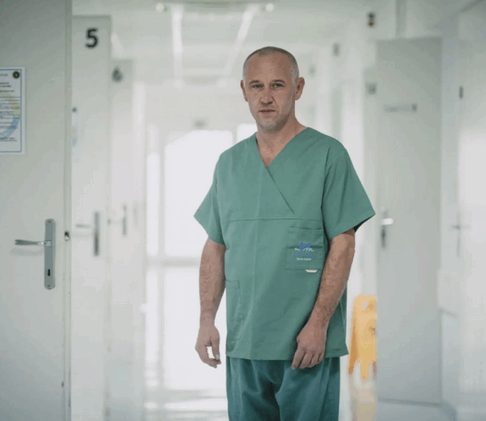 Po zdravnikih in medicinskih sestrah se je zdaj oglasila še mlada diplomantka