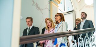 Zdravstvo pod SD in Golobom: Od obljub o 30 dneh do specialista – do rekordnih čakalnih vrst in ponavljanja istih fraz