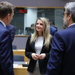 Noro: Golobova državna sekretarka v Bruslju ponuja sprejem nezakonitih migrantov oziroma denar zanje