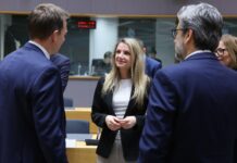 Noro: Golobova državna sekretarka v Bruslju ponuja sprejem nezakonitih migrantov oziroma denar zanje