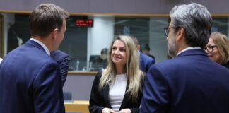 Noro: Golobova državna sekretarka v Bruslju ponuja sprejem nezakonitih migrantov oziroma denar zanje