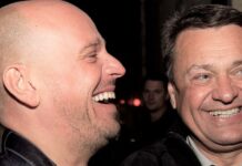 Bankrotirani sin ljubljanskega župana domnevno živi v razkošni soseski in se vozi z luksuznimi avtomobili