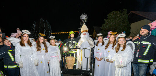 Spektakularen prihod svetega Miklavža v Ivančni Gorici