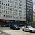 Posilil jo je 100 metrov stran od glavne policijske postaje