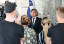 Bežijo vladni in obveščevalni kadri