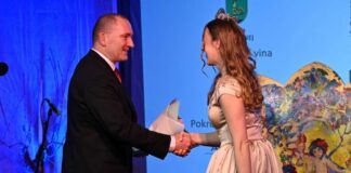 Nika kraljica, vino jo spremlja že od zibelke