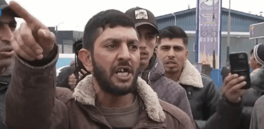 Romi zahtevajo, da se jim omogoči vožnja brez vozniškega izpita (video)