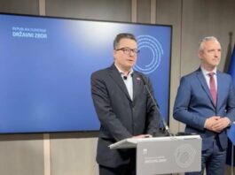 V SDS in NSi zahtevajo oceno ustavnosti Golobovega zakona o dolgotrajni oskrbi