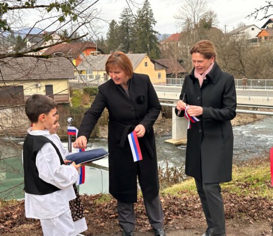 Gradac: Most v uporabi že pol leta, uradno odprtje šele zdaj