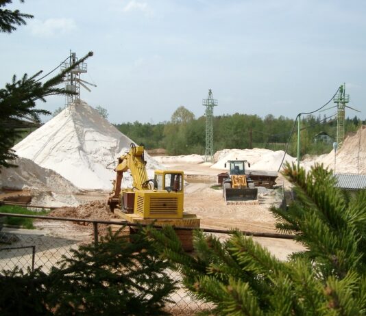 Mirna: Vlada z novo koncesijo za širitev kamnoloma roženca