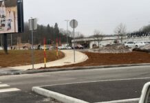 S parkirišča novomeške Supernove po novem obvezno mimo McDonald’sa