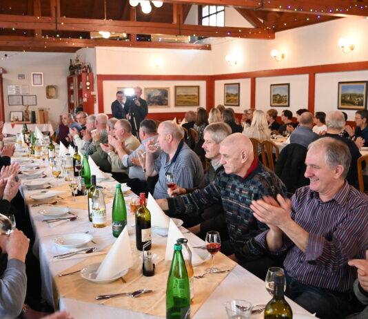 Spomini, klepet, dobra volja na srečanju, ki povezuje generacije